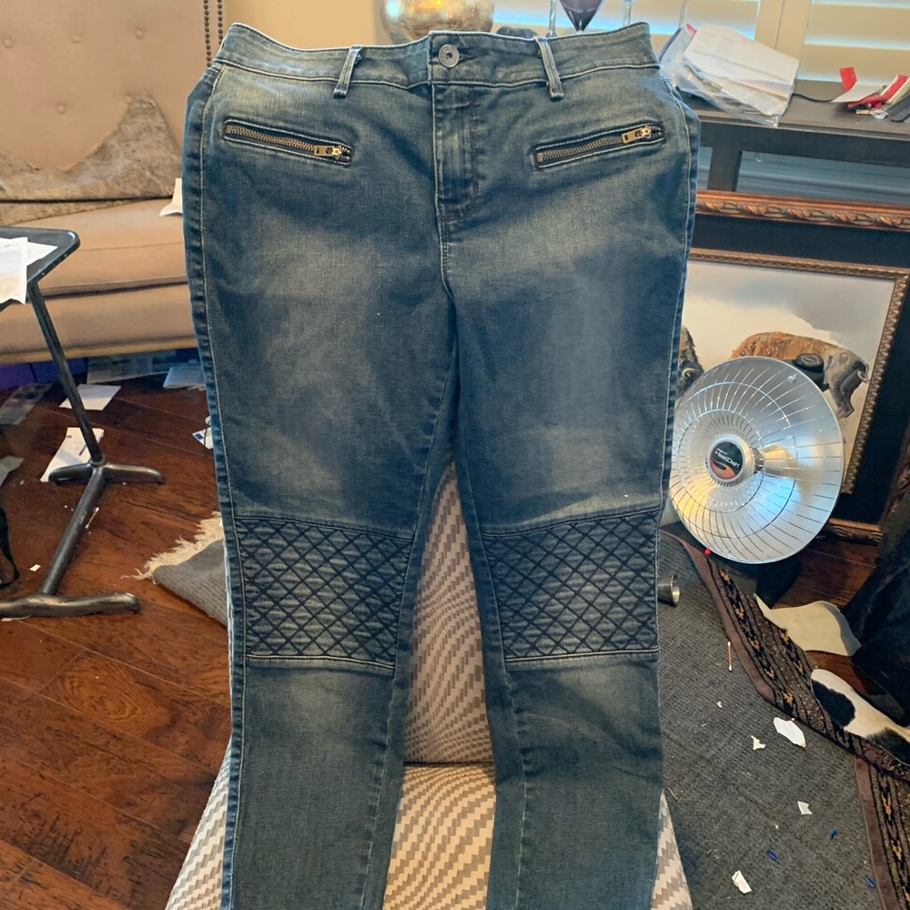 Guess Jeans with knee stitching